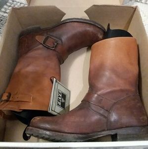Frye Veronica Short boots in cognac